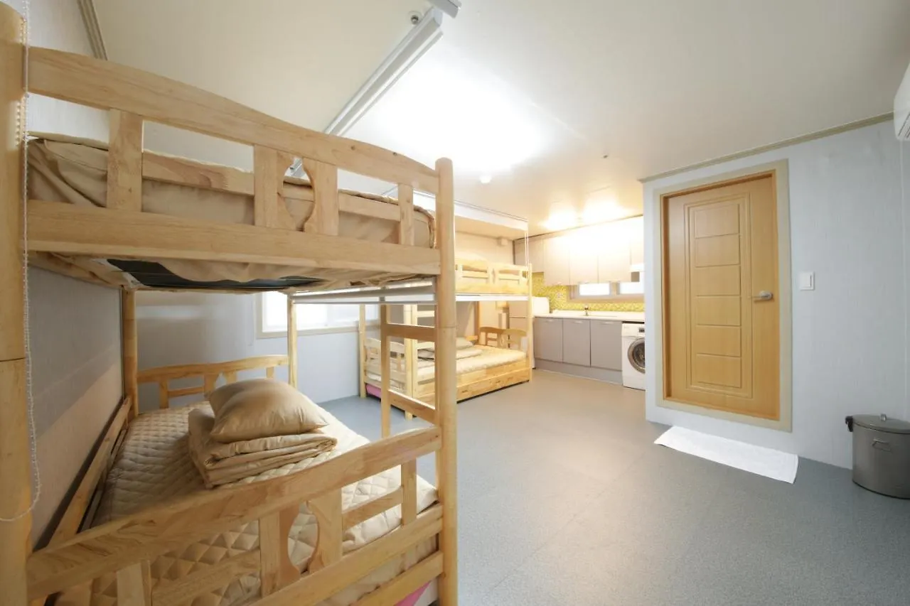Hostel Familie Busan Station