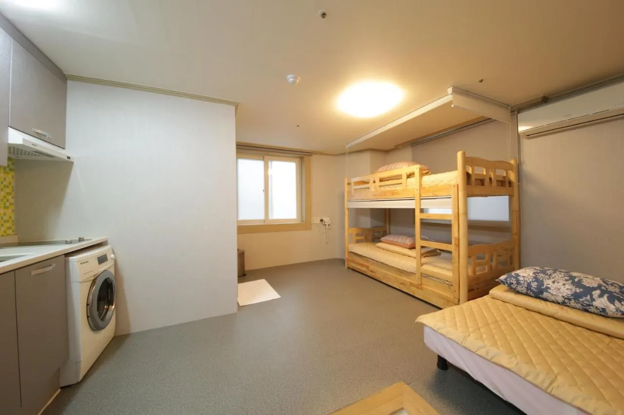 Hostel Familie Busan Station